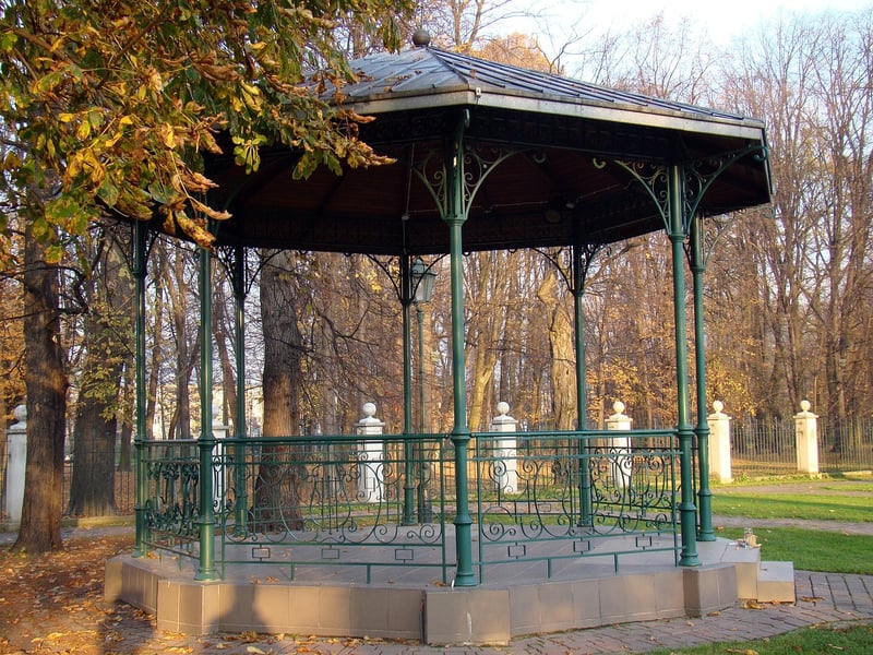 Garden arbor with plants